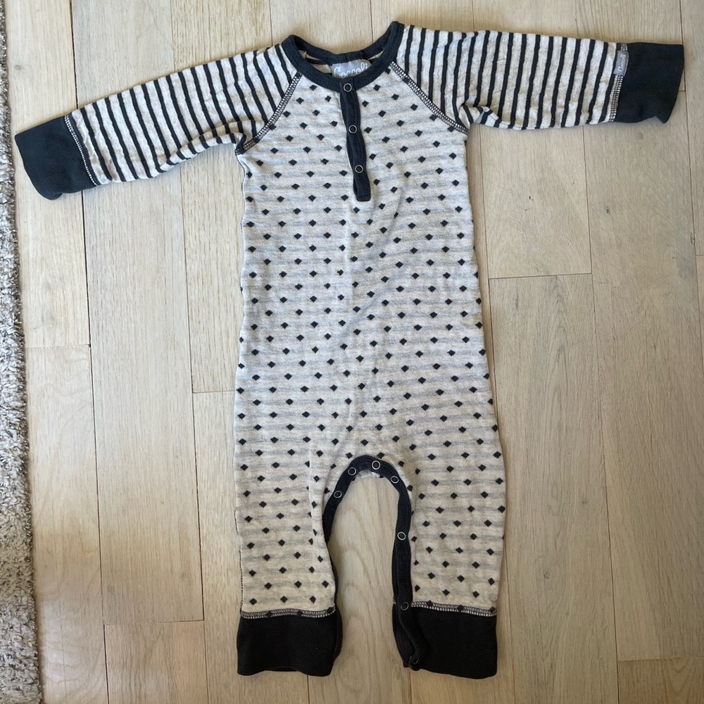 Coccoli super soft double knit snap onesie. 9 month
